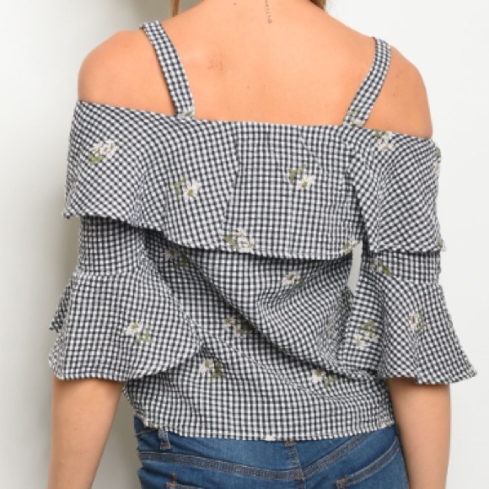Black & white ruffled off the shoulder blouse - Picture 2 of 4